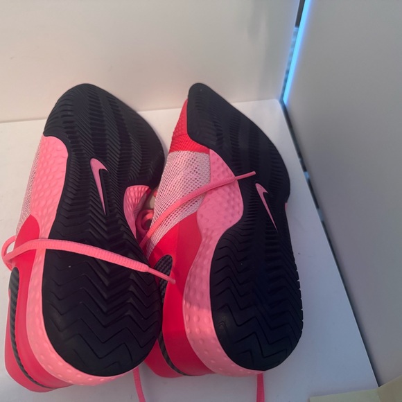 Cute Nike tennis/pickleball court shoe. Size 10, pink and red. - Picture 5 of 6